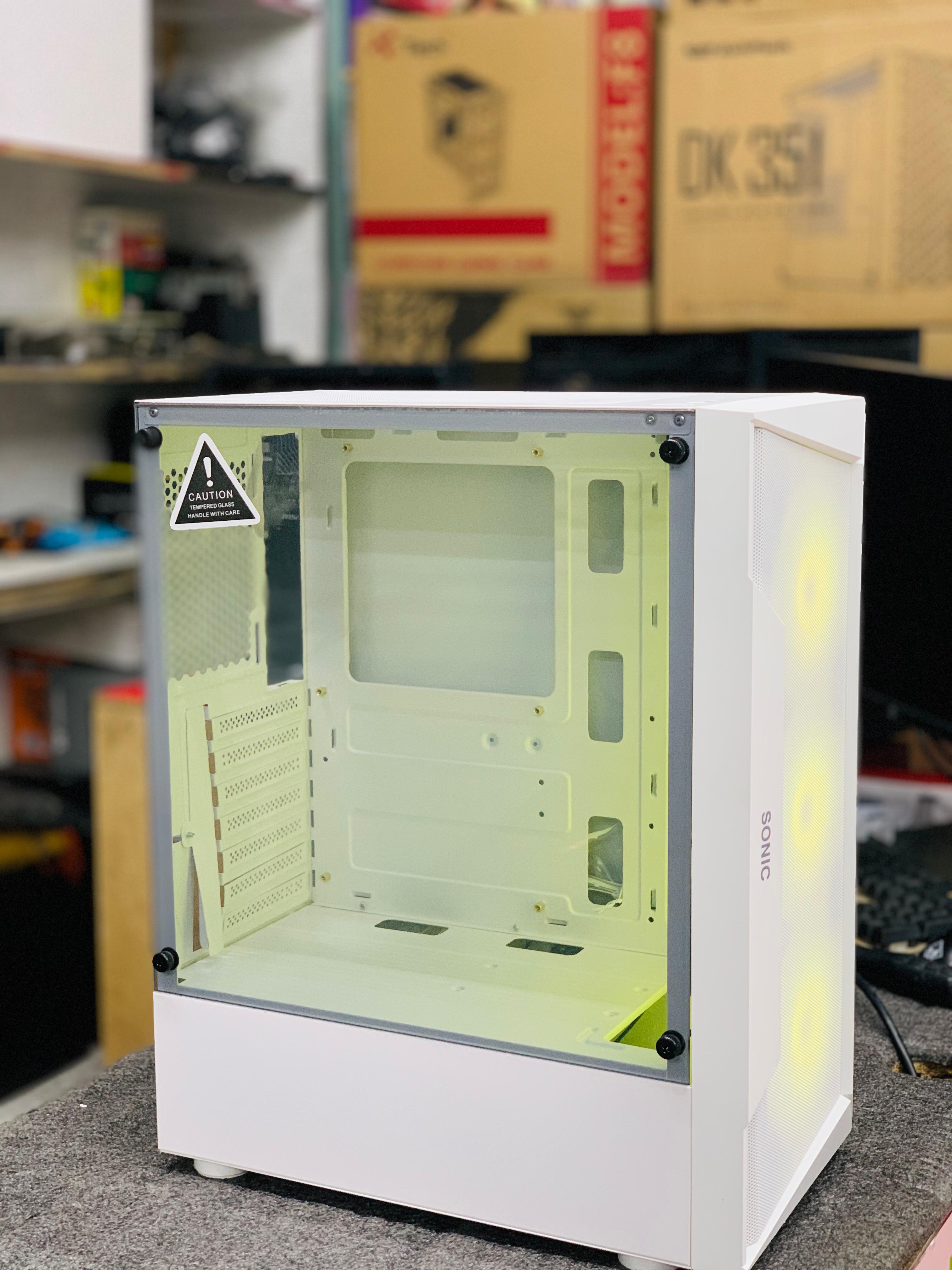 Sonic Casing R28 White 3 RGB Fans Sonic Casing R28 White 3 RGB Fans